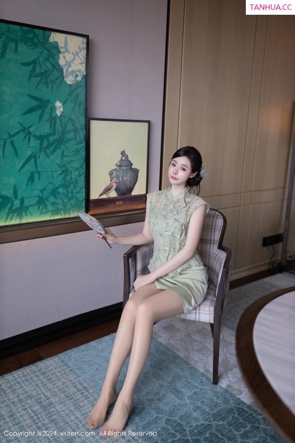 逗逗DouDou  [XiuRen]高清写真图 2024.09.06 No.9124 小逗逗 丝袜美腿第10张图片